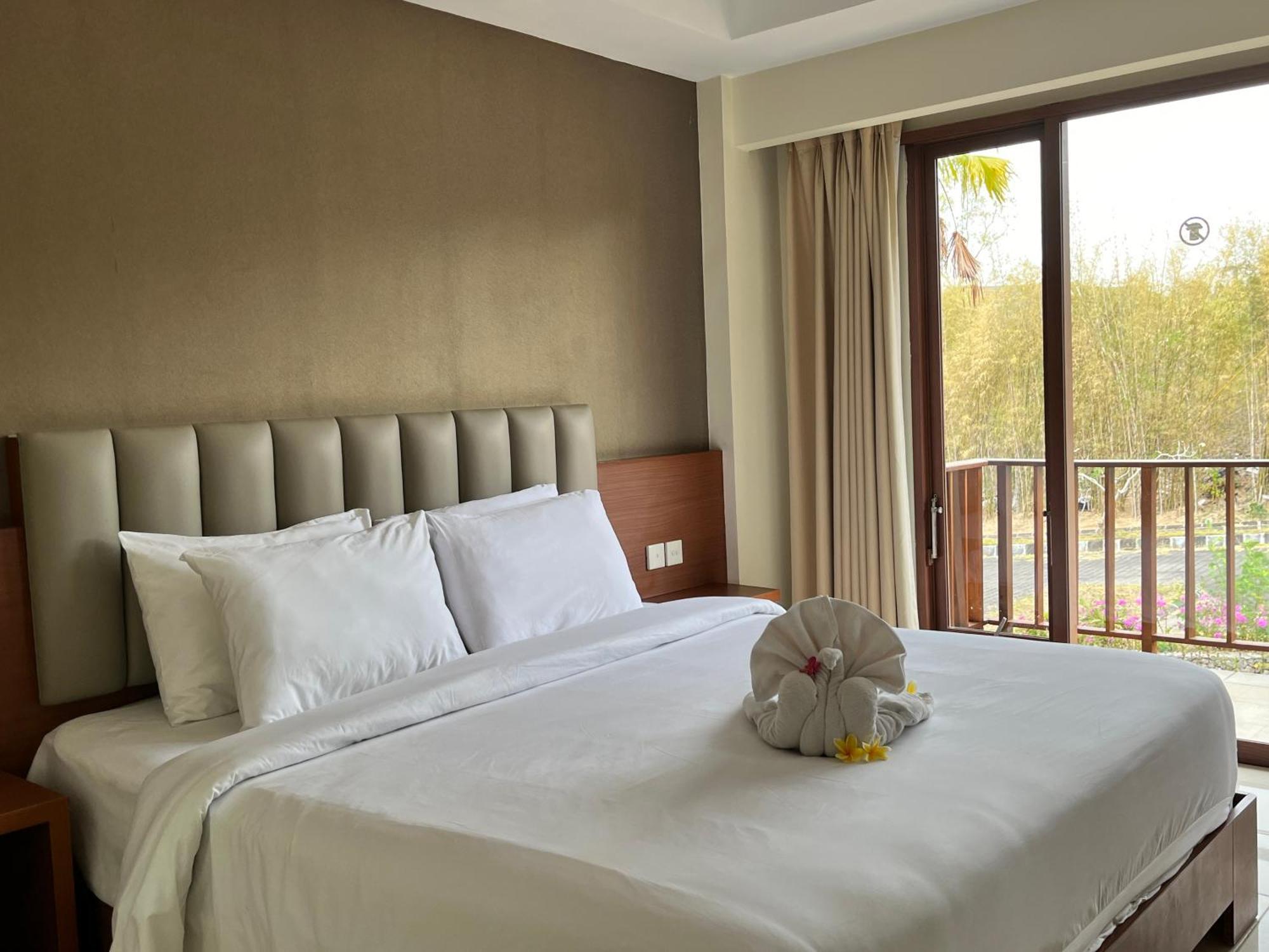 New Kuta Hotel By Lorin Uluwatu Exterior foto
